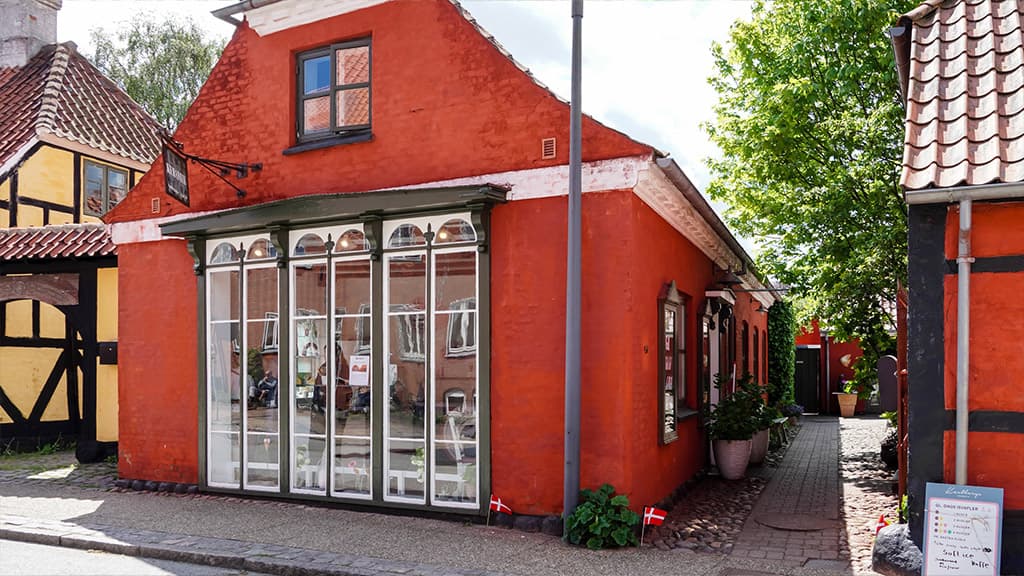 Snedkergaarden ice cream parlor